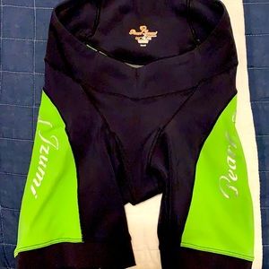 Pearl Izumi shorts size small with pad in shorts
